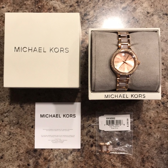 SOLD ON OFFER UP~Authentic and Beautiful Michael Kors Watch - Picture 2 of 7